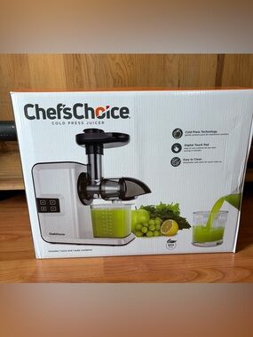 Chef’sChoice NWT White Cold Press Juicer with Digital Touch Pad